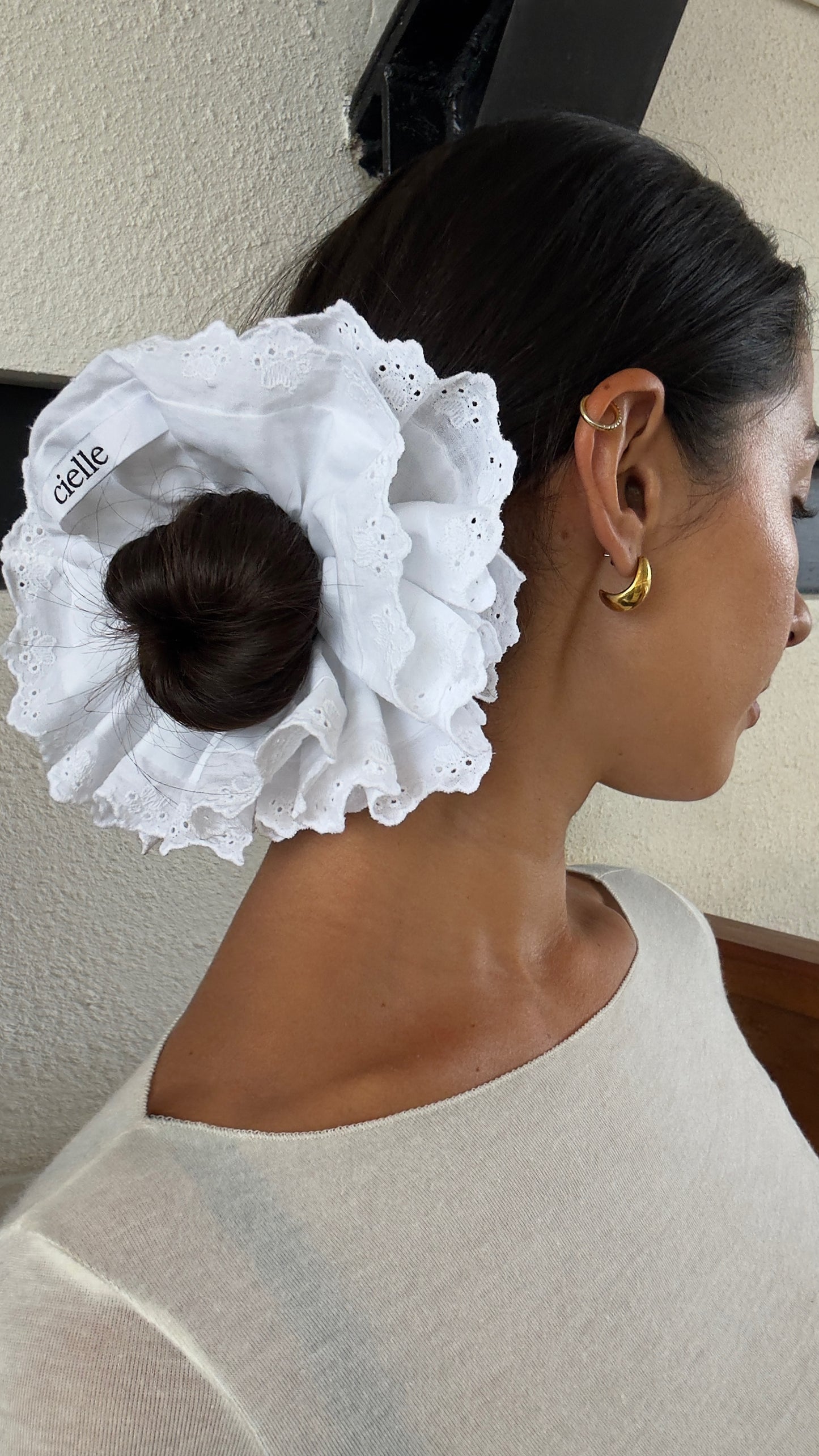 Oversized Broderie Cumbia Scrunchie