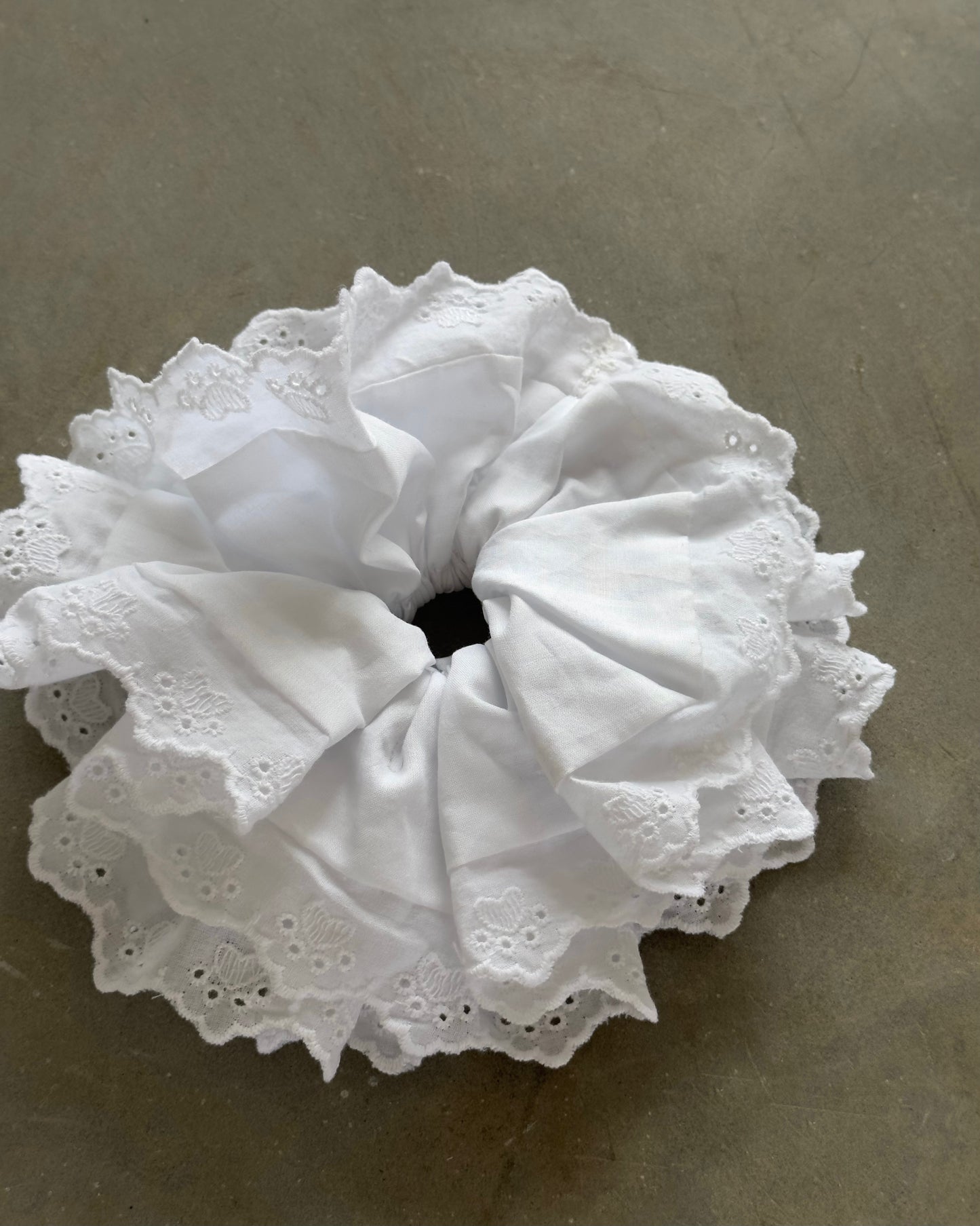 Oversized Broderie Cumbia Scrunchie
